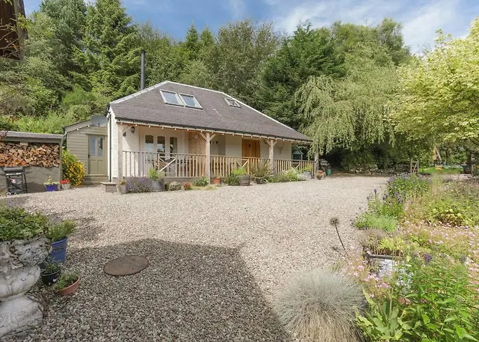 The Mews - A Cottage With A Spectacular Lake View